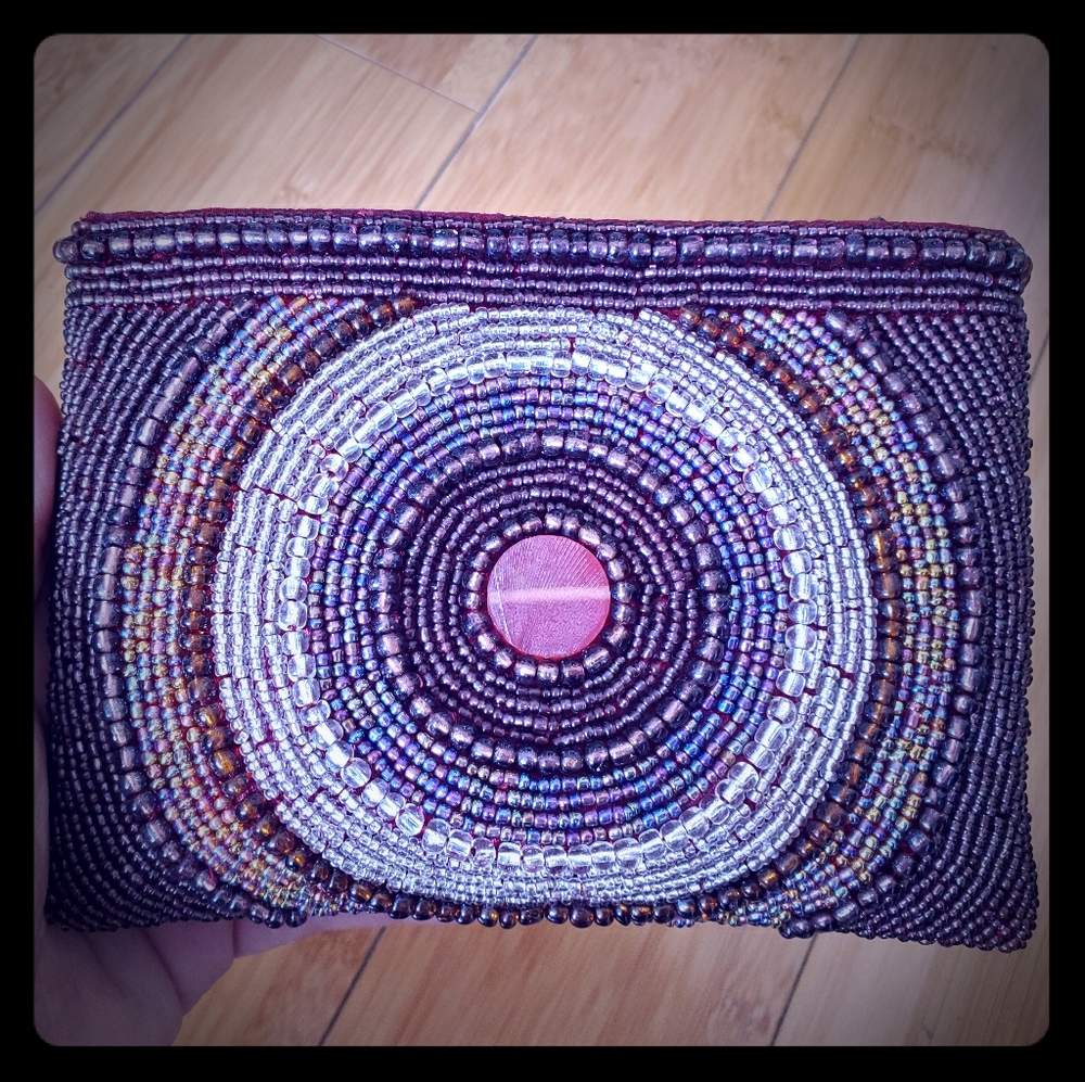 Beaded clutch